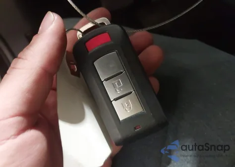 2020 Mitsubishi Outlander Le 2.4 S-Awc from USA, damaged, VIN JA4AZ3A31LZ042496